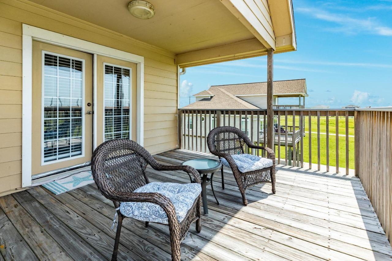 Classy Home With Backyard Oasis Hot Tub And 2 Shaded Decks Galveston Exterior photo