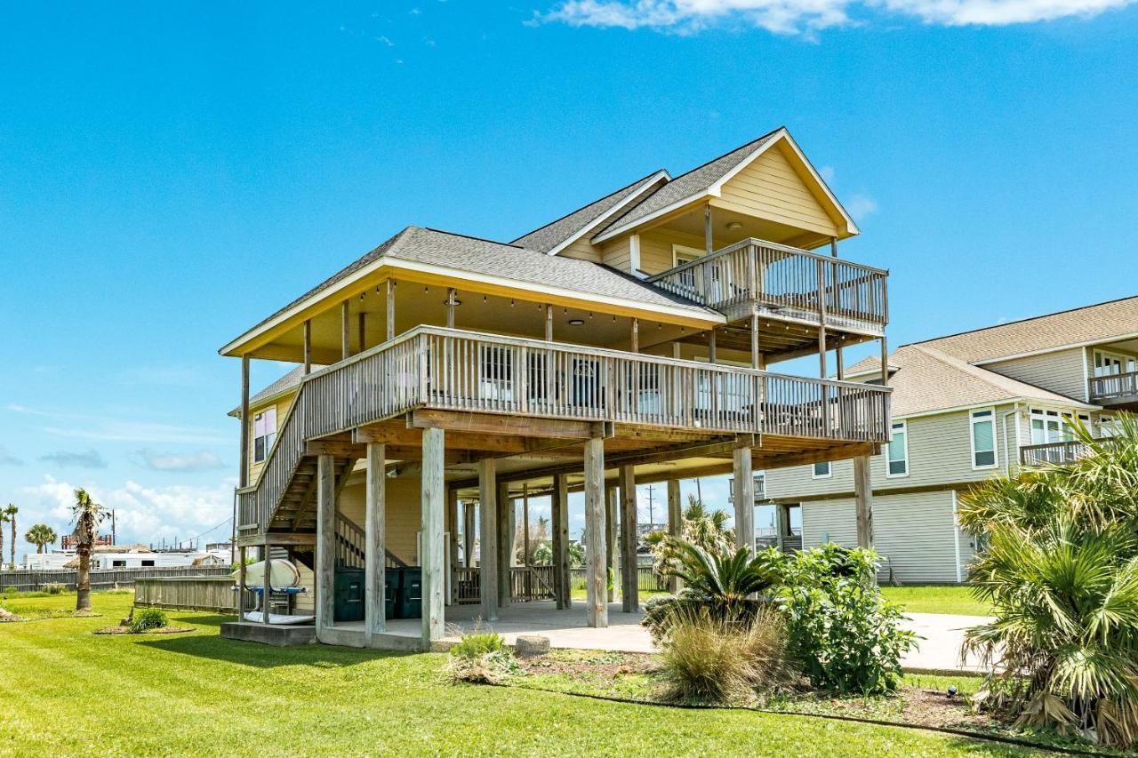 Classy Home With Backyard Oasis Hot Tub And 2 Shaded Decks Galveston Exterior photo